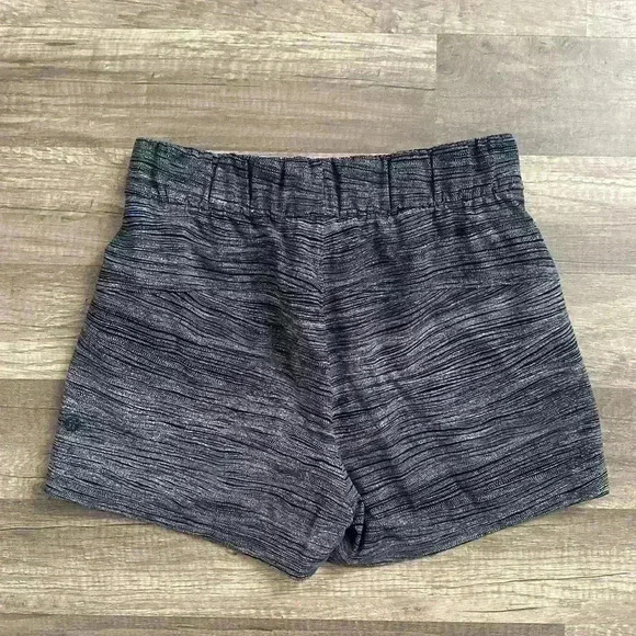 Lululemon On The Fly Short - Picture 2 of 3